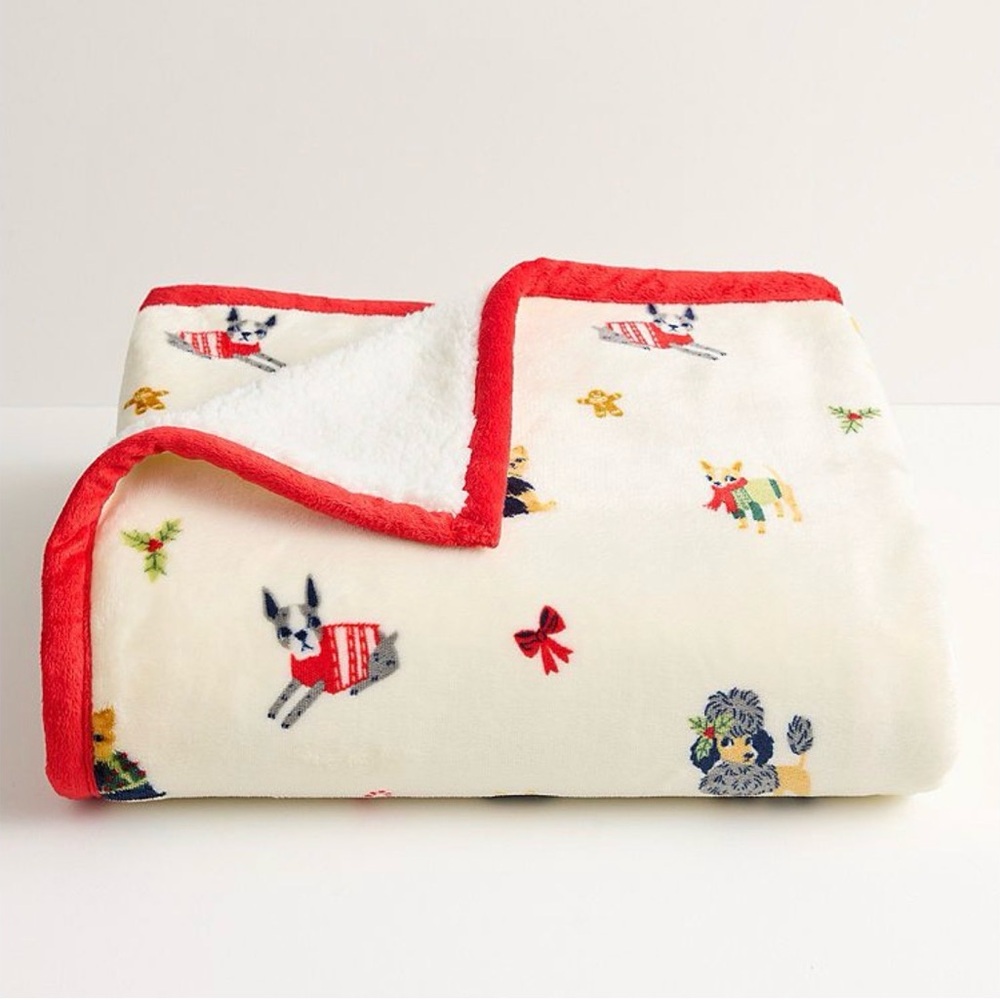 Cuddl Duds Festive Holiday DOGS Sherpa Throw